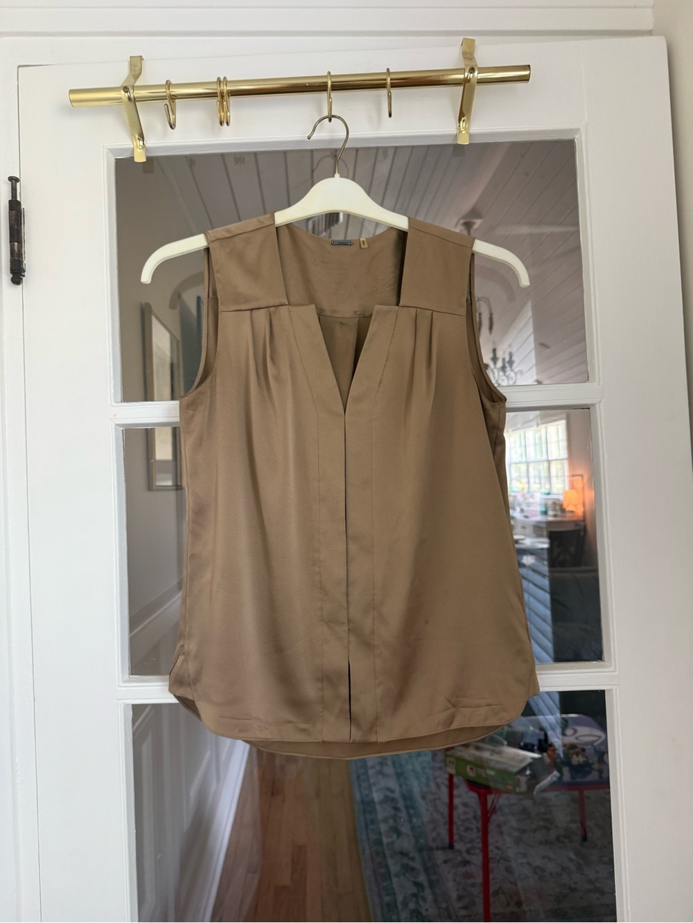 Elie Tahari Gold/Tan Silk Sleeveless V-Neck Pleated Blouse - Size XS